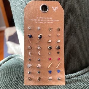 18 earrings set American Eagle